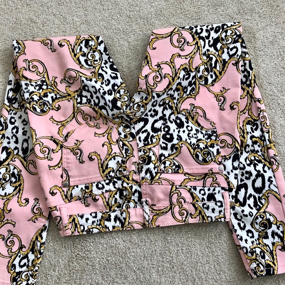Soooo cute patterned jeans. Size 3 - Picture 4 of 4